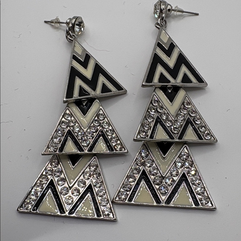 Vintage Black and Silver Chevron Earrings 3”
zig zigzag - Picture 4 of 6